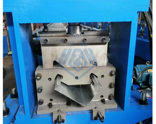 集裝箱房角柱成型機