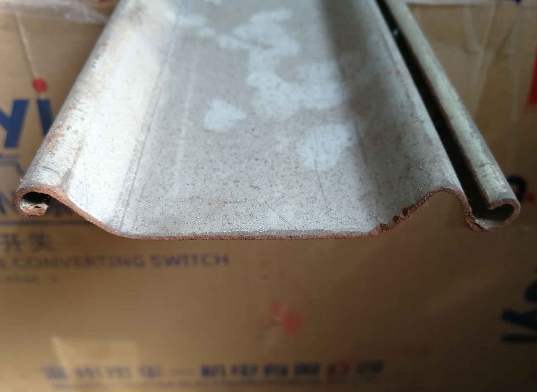 卷閘門片成型機(jī)