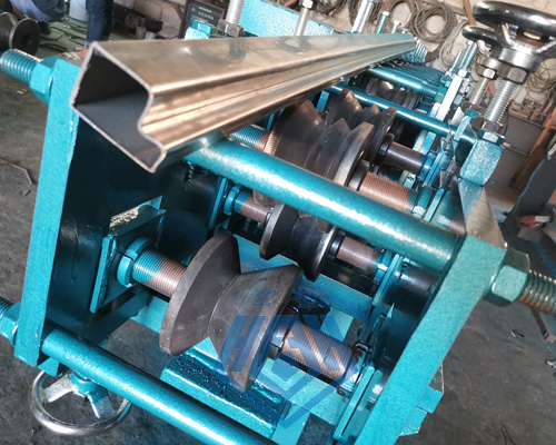 不銹鋼門扇料門料管成型機